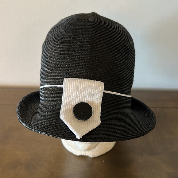 Vintage M’sieu Leon black cloche hat with white detail - Picture 3 of 9